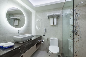 rembrandt residences bangkok