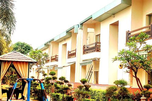 the neeraj river forest resort