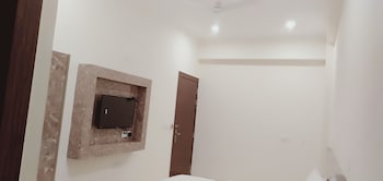 airport hotel j p palace