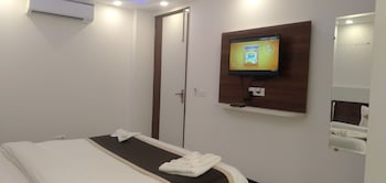 airport hotel j p palace