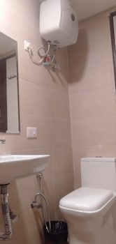 airport hotel j p palace