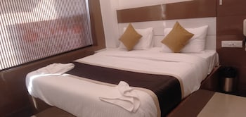 airport hotel j p palace