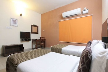 airport hotel j p palace