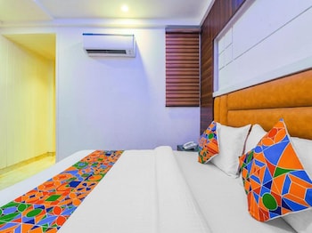 airport hotel j p palace