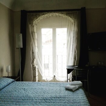 room-image