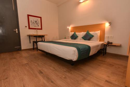 hotel admire inn vashu