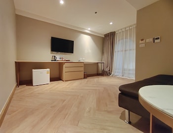 away bangkok riverside kene