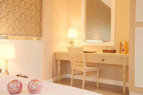 the raya surawong bangkok