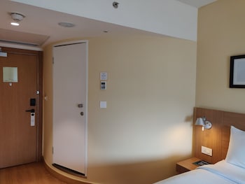 ibis bengaluru city centre hotel