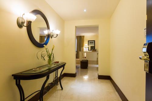 grand excelsior hotel deira