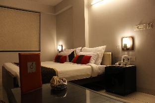 hotel r k palace