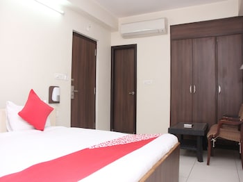 hotel r k palace