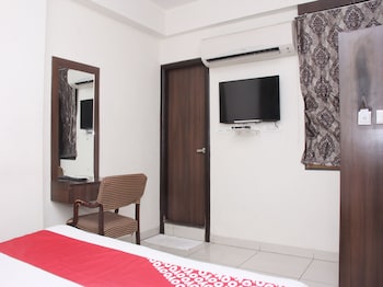 hotel r k palace