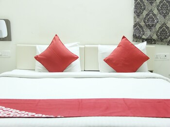 hotel r k palace