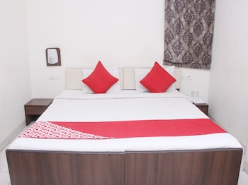 hotel r k palace