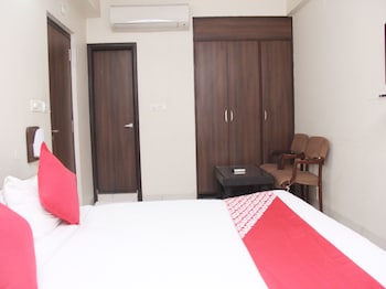 hotel r k palace
