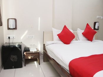 hotel r k palace