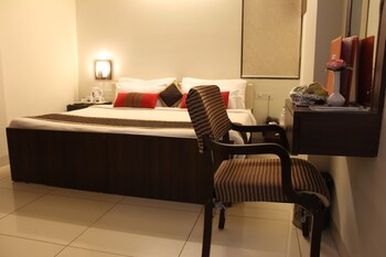 hotel r k palace