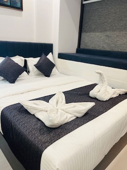 hotel larmont luxury