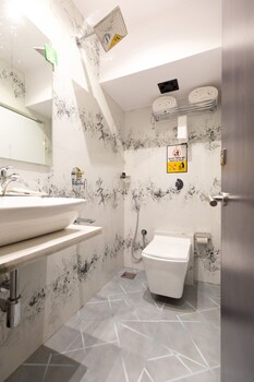 hotel larmont luxury