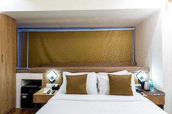 hotel larmont luxury