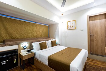 hotel larmont luxury