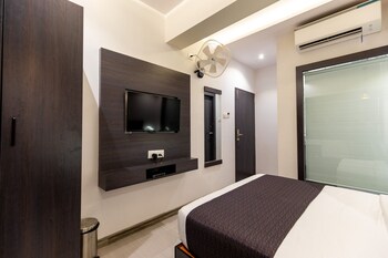 hotel larmont luxury