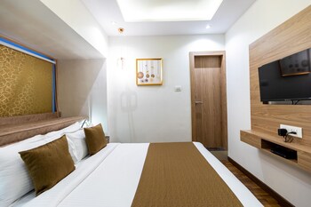 hotel larmont luxury