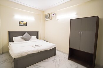 roomshala 034 grihum noida sector 63