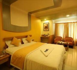 hotel kohinoor square