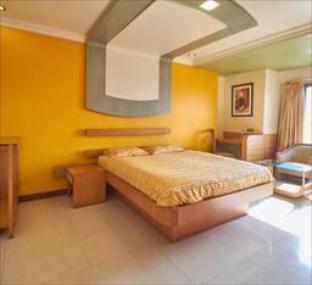 hotel kohinoor square