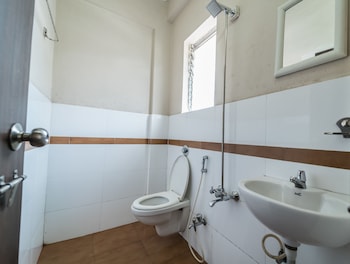 hotel aashish deluxe kolhapur