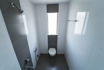 hotel aashish deluxe kolhapur