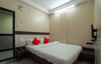 hotel aashish deluxe kolhapur
