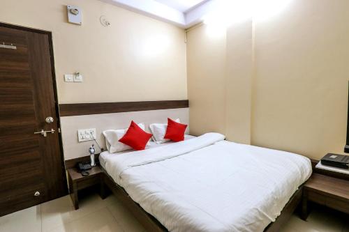 hotel aashish deluxe kolhapur