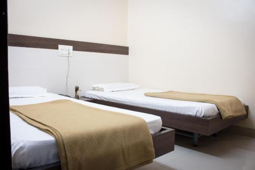 hotel aashish deluxe kolhapur