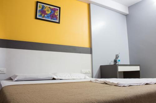 hotel aashish deluxe kolhapur