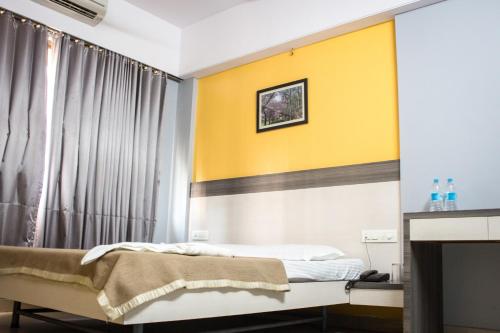 hotel aashish deluxe kolhapur