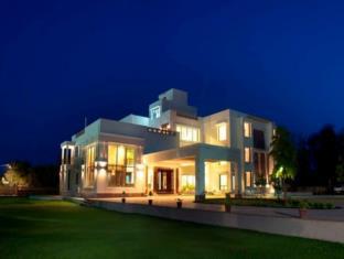 lariya resort