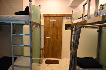 sagar dormitory andheri nearest to andheri railway station west