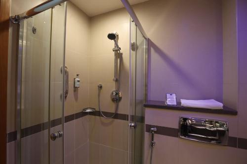 holiday inn express dubai airport by ihg