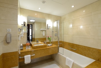 grand millennium dubai