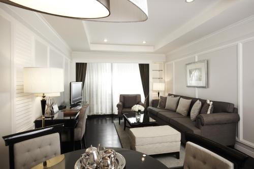 cape house langsuan hotel