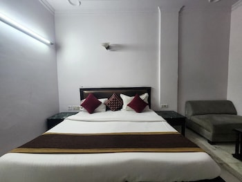 hotel grand central near karolbagh metro