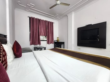 hotel grand central near karolbagh metro