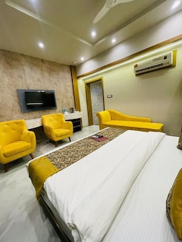 hotel double crown mumbai airport t2