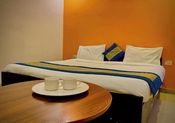 hotel aryan residency near delhi airport