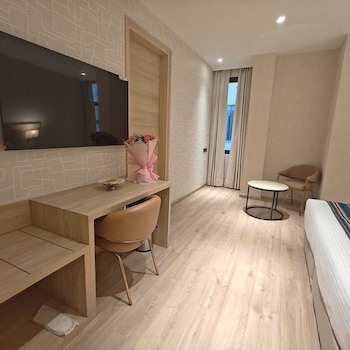 hotel bluestone prime nehru place by the cosy hotels