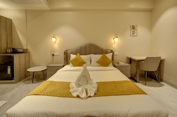 staybird capital business hotel magarpatta city