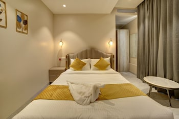 staybird capital business hotel magarpatta city